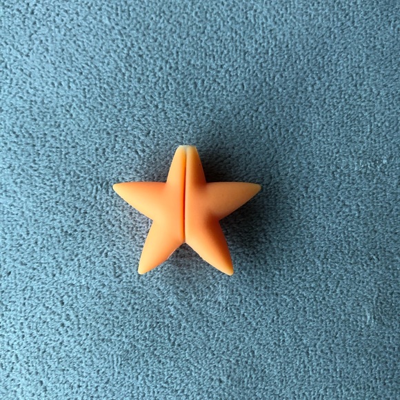 3/$25 ~ Starfish Cord Protector ~ Brand New! - Picture 3 of 4